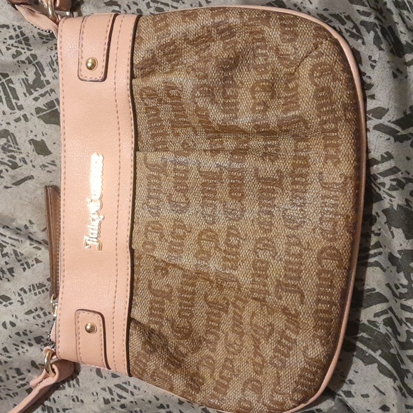 Juicy Couture Handbags - Juicy Couture NWOT Women's Purse